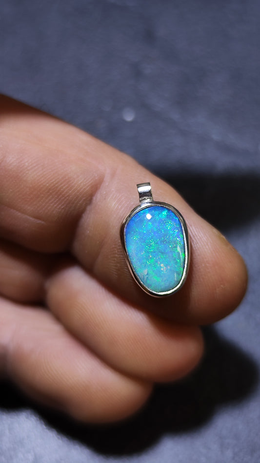 Pendentif opale cristal