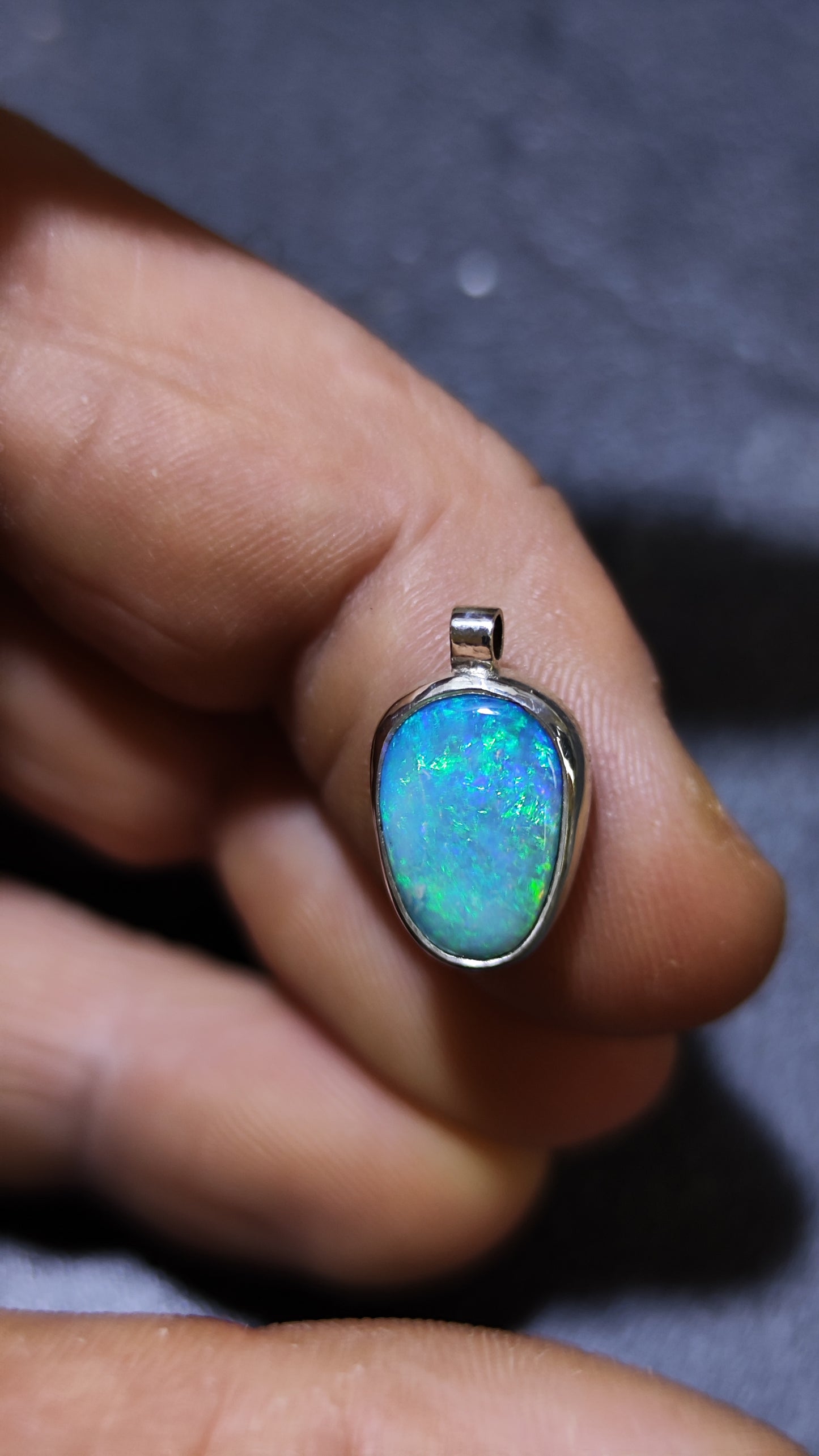 Pendentif opale cristal