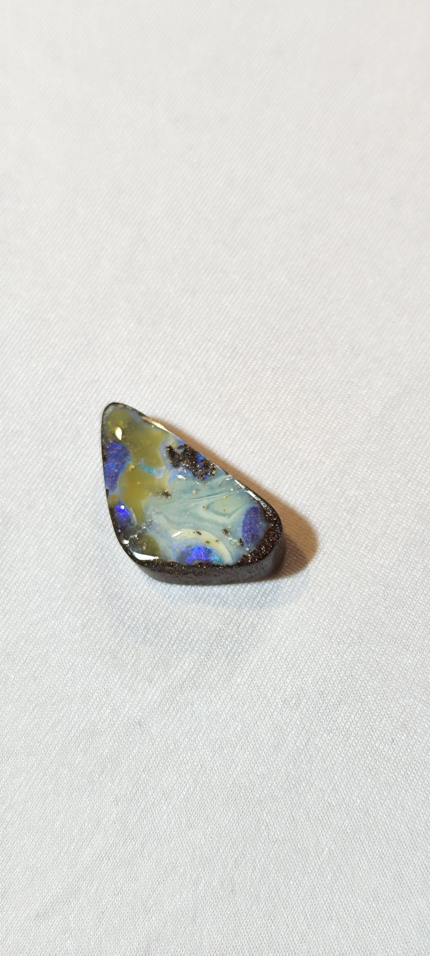 Opale boulder spécimen