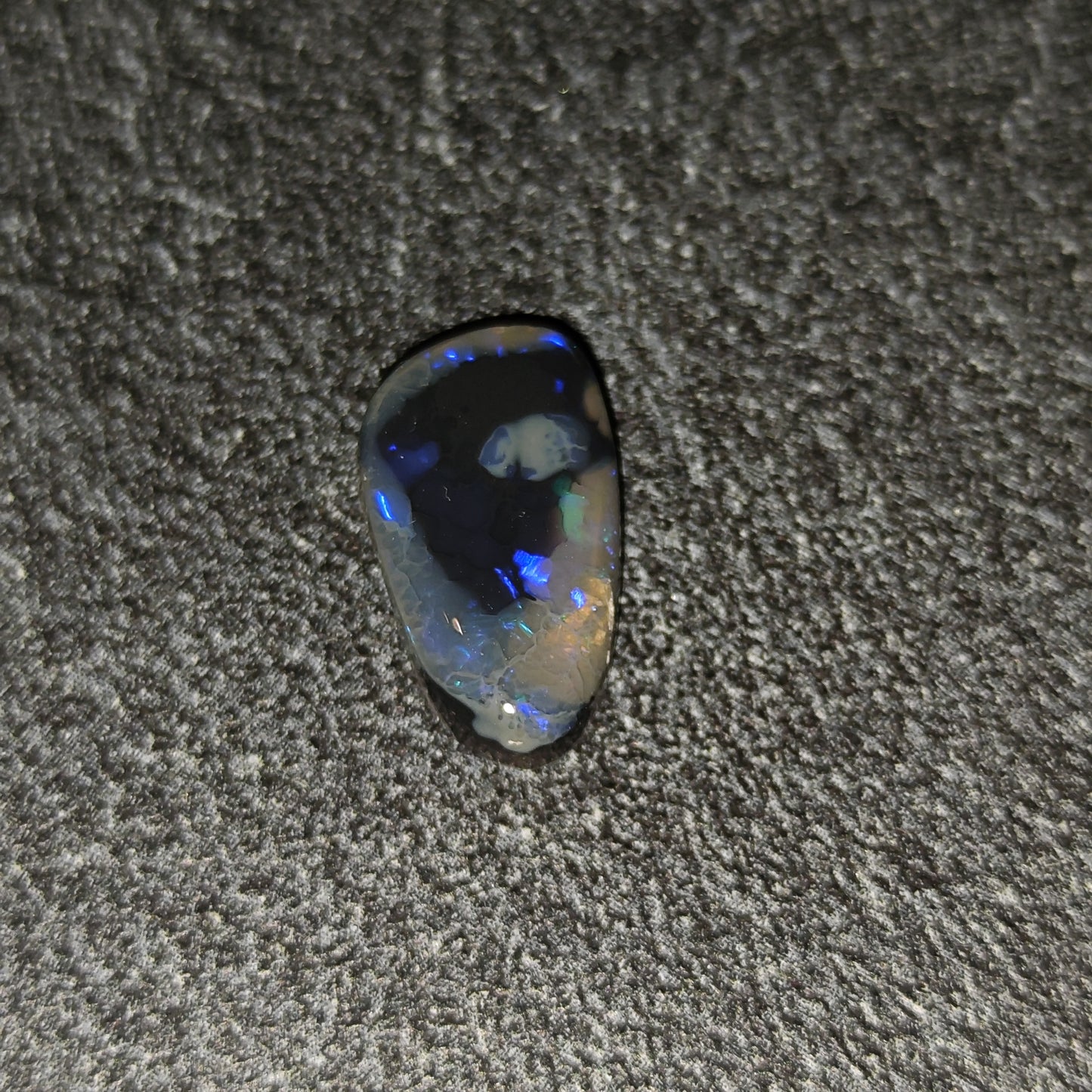 Opale noire Australienne 3,75ct