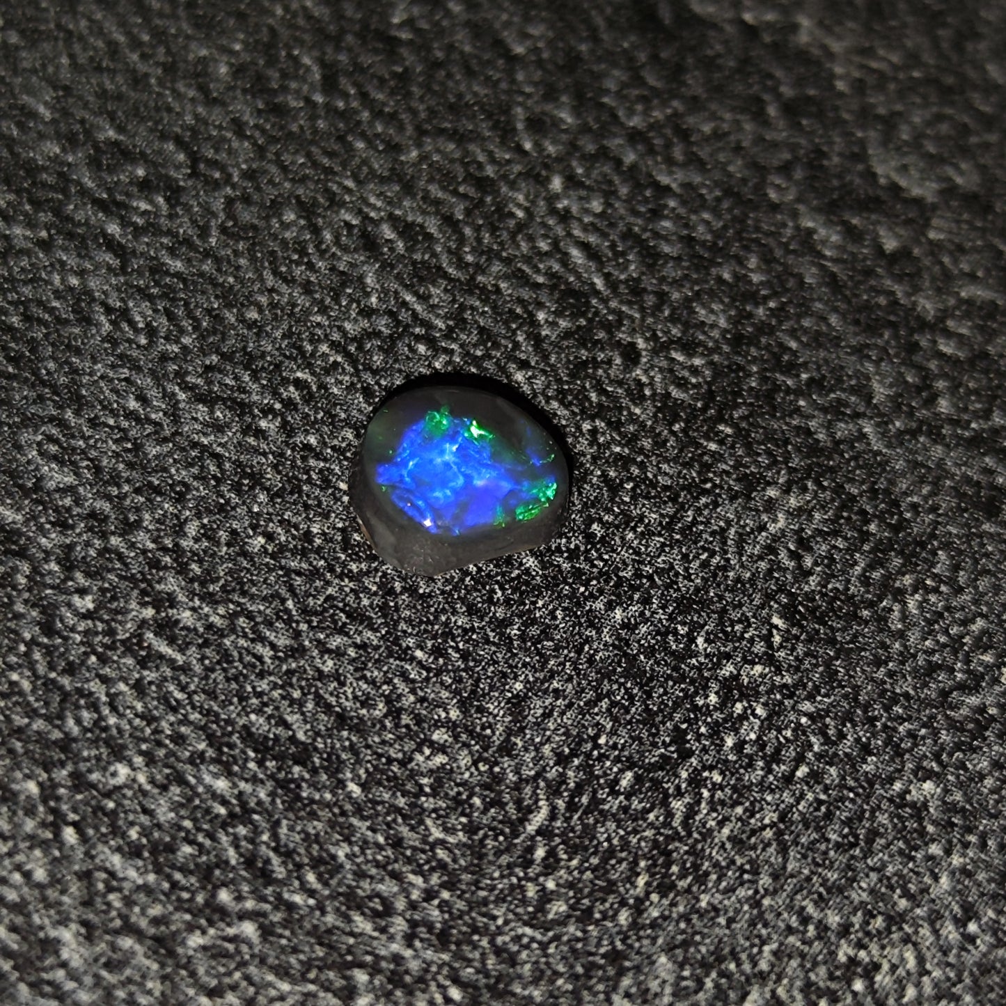 Opale noire Australienne 1,05ct