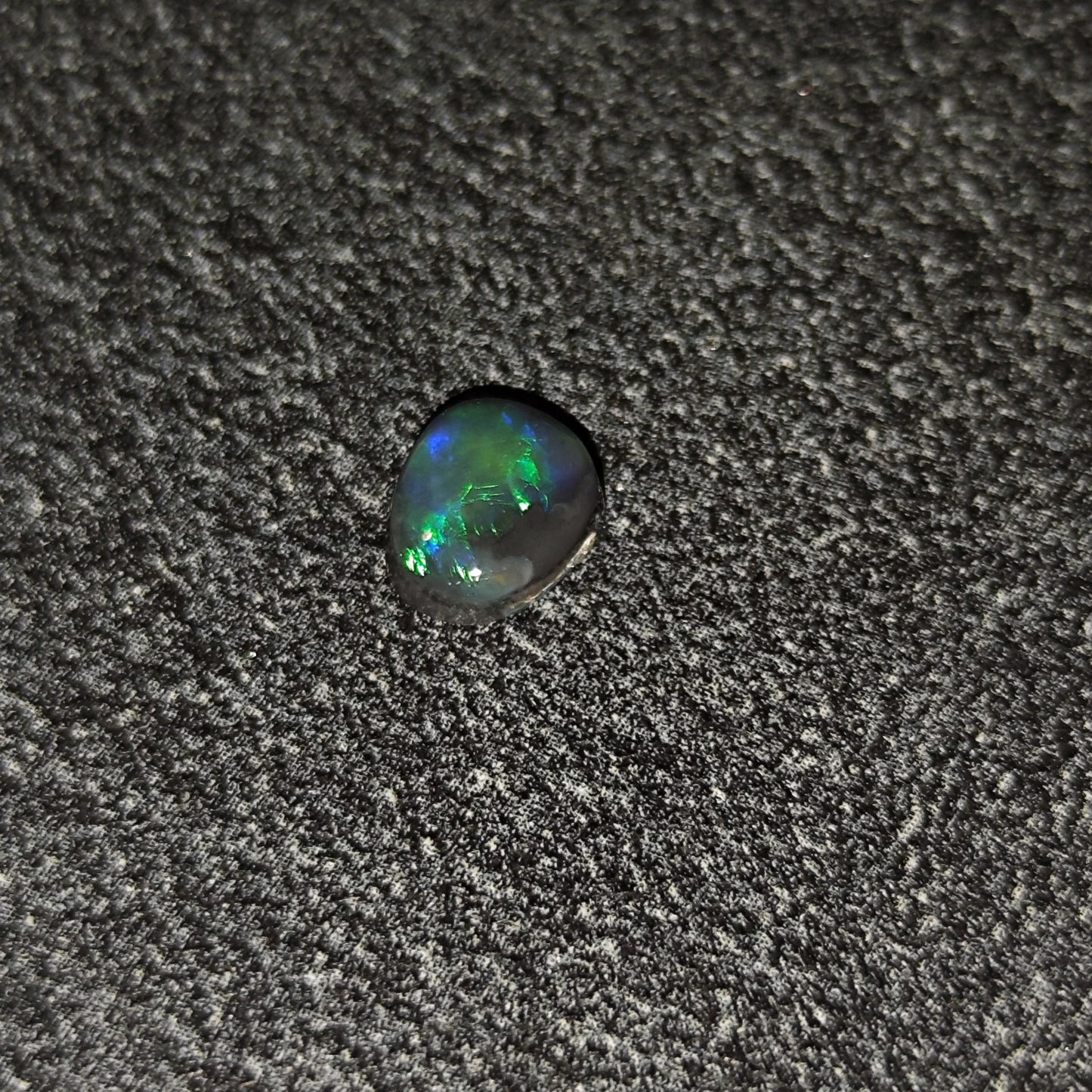 Opale noire Australienne 1,05ct