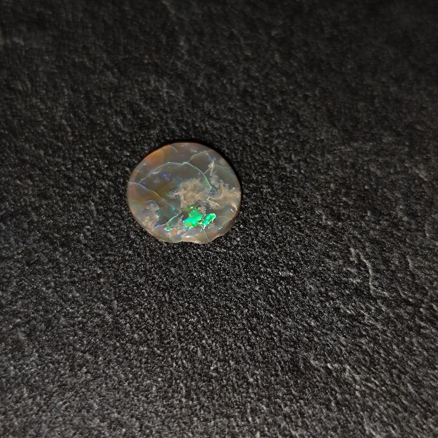 Opale semi-noire Australienne 4ct
