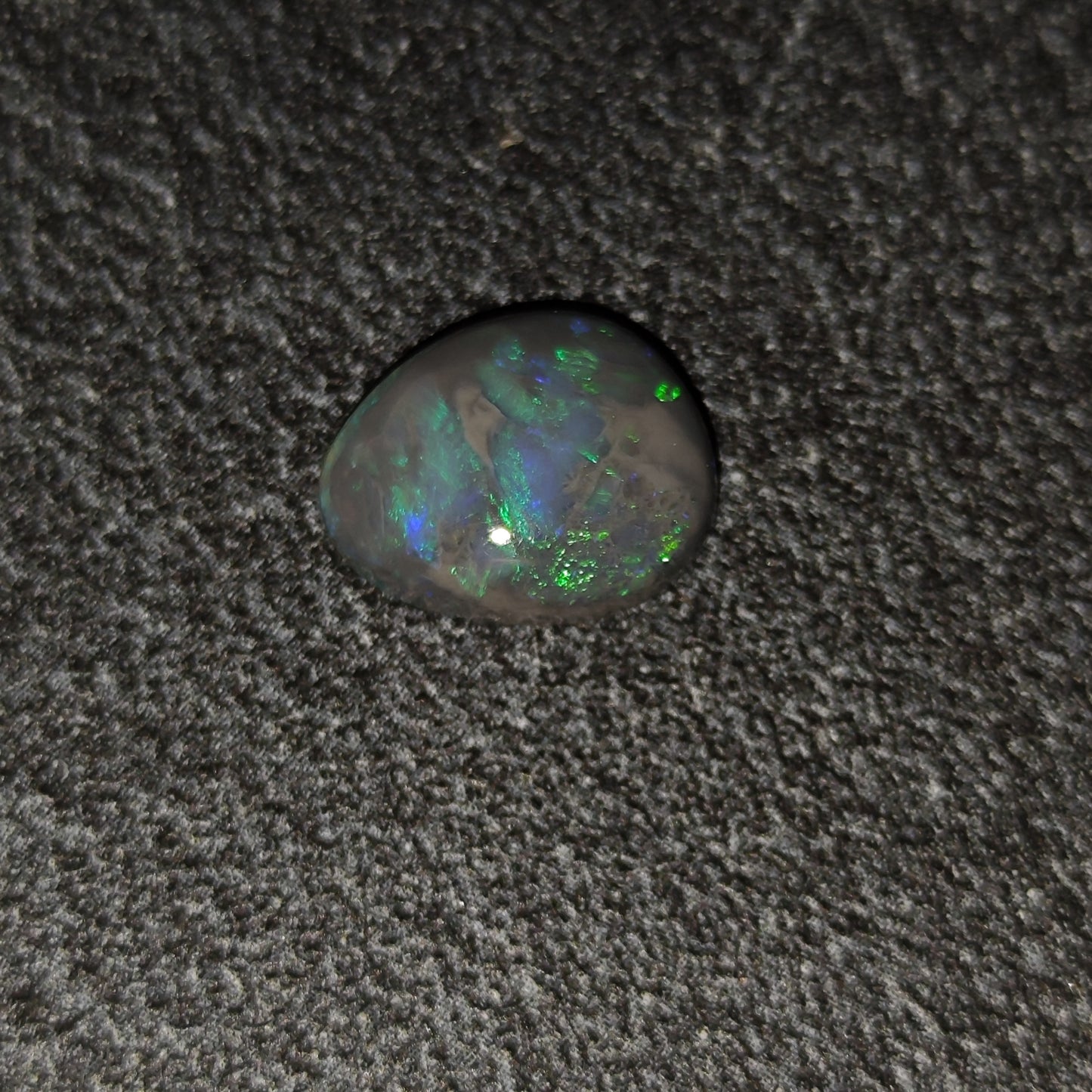 Opale semi-noire Australienne 3,40ct