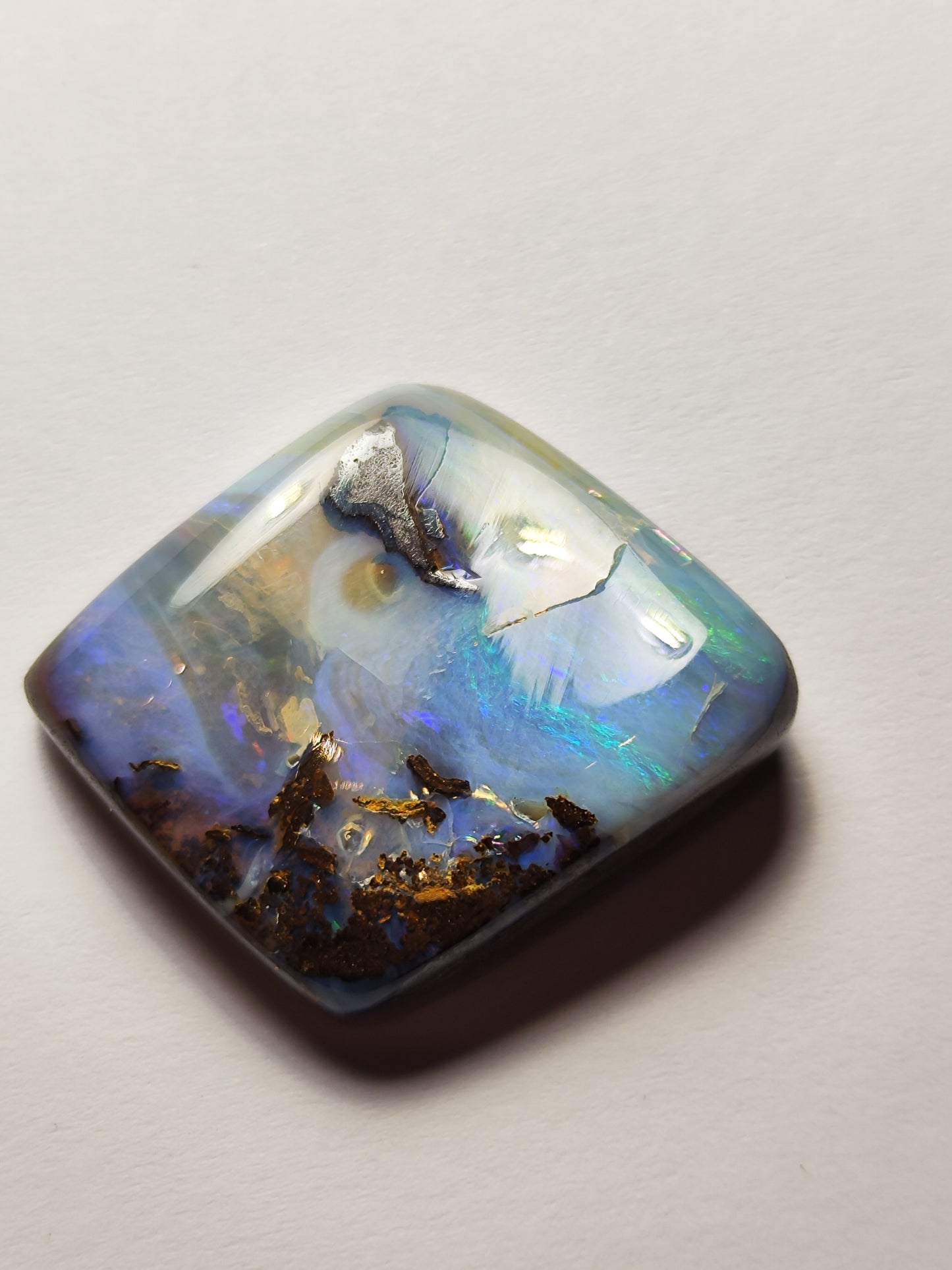 Opale boulder spécimen rare